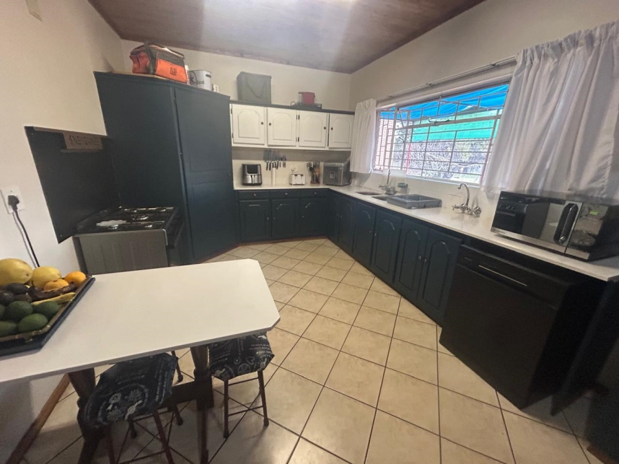 4 Bedroom Property for Sale in Hartbeesfontein AH North West
